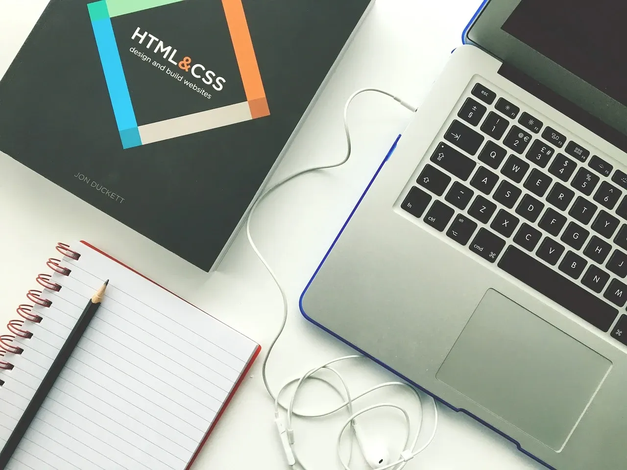 Comparativo de headsets bluetooth com microfones direcionais para reuniões remotas